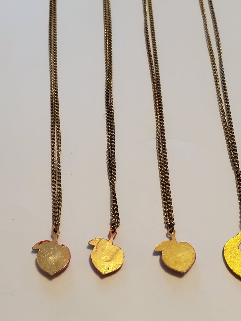 6 Necklaces, items # A 1870-1875, . wt. 19 grams. - Picture 9 of 11